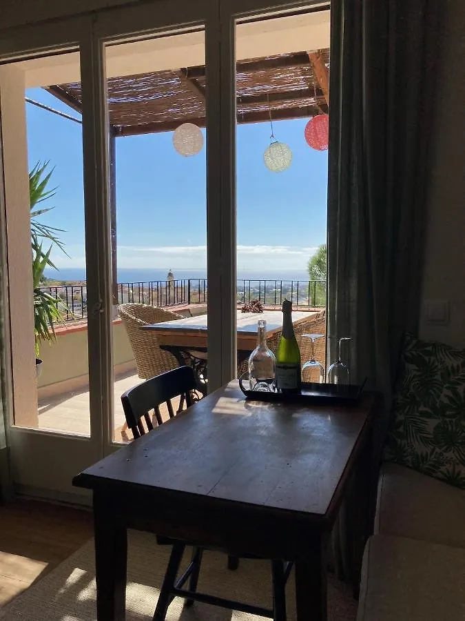 Cozy Place, Big Roof Terrace & Spectacular Views. Cabrils Apartment